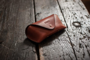 Etui de lunette sur mesure en cuir et tannage végétal